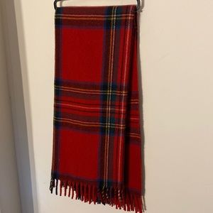 52 x 72 Virgin Wool Romania Scarf